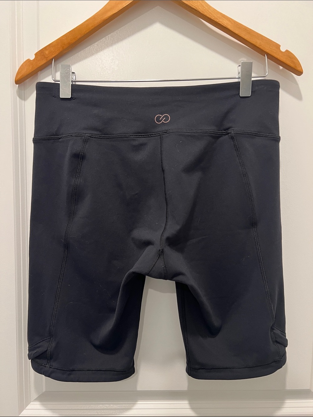 Calia by Carrie Underwood bike shorts in Black. Sz Medium. 9” rise, 9.5” inseam - Picture 2 of 7